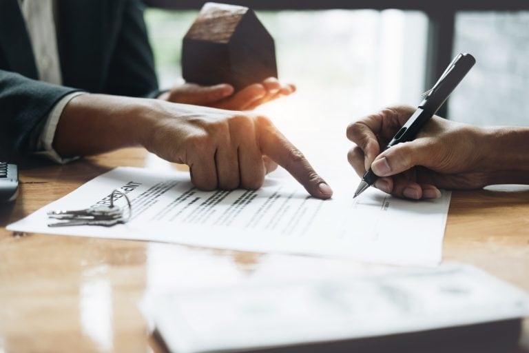Benefits of Working with Health Insurance Broker - Best Explanation
