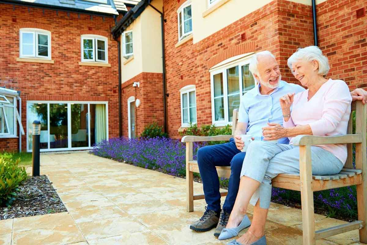 retired couple in a retirement homes