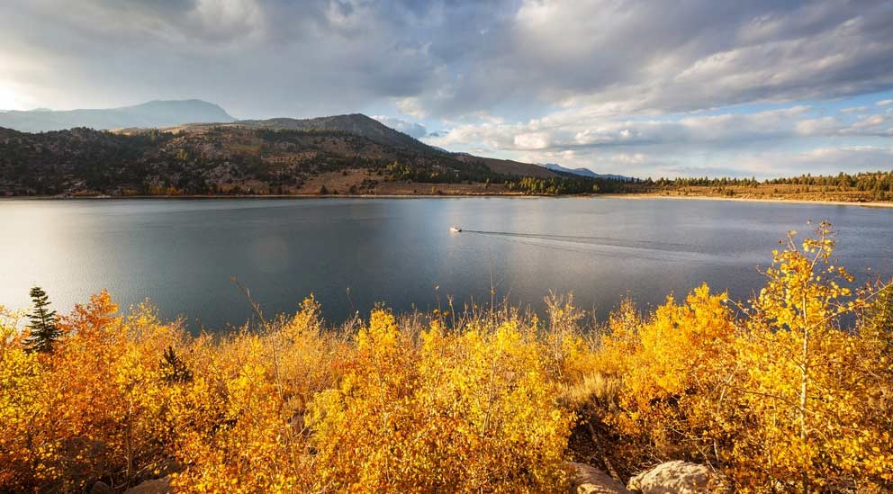 Autumn Lake Landscape Image