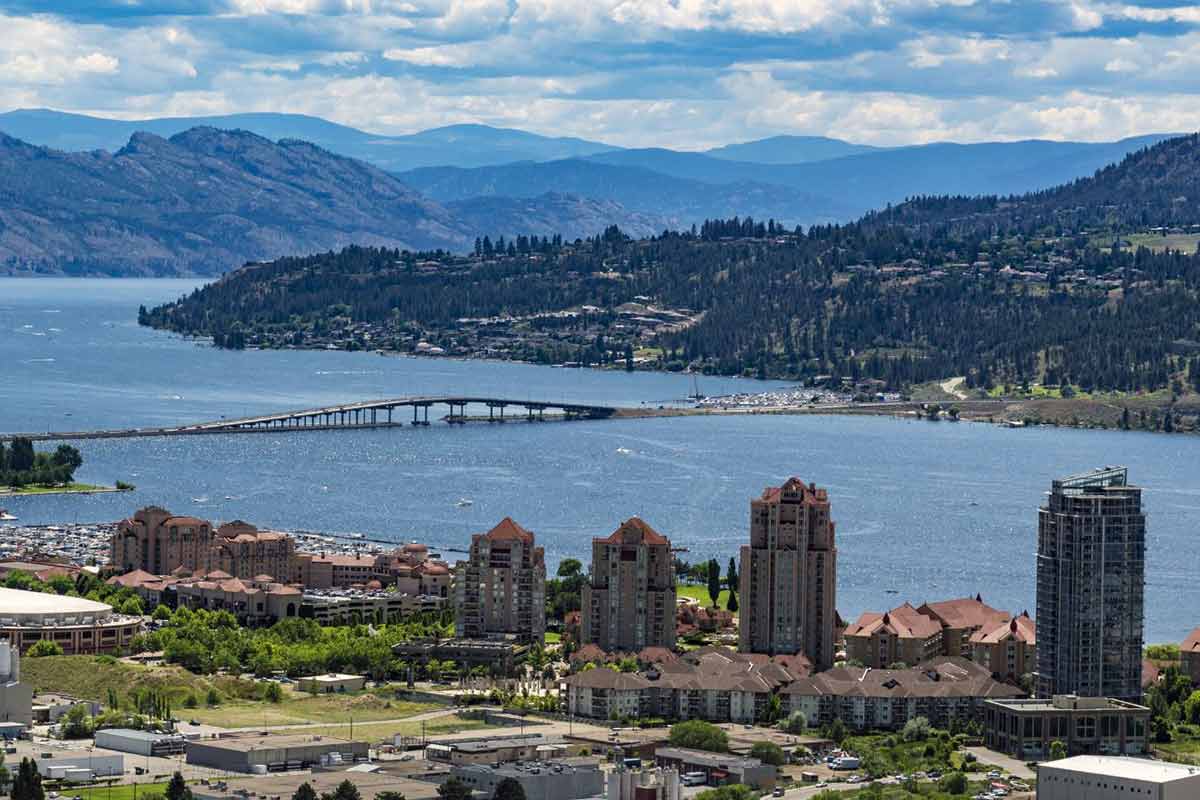 kelowna british columbia okanagan lake